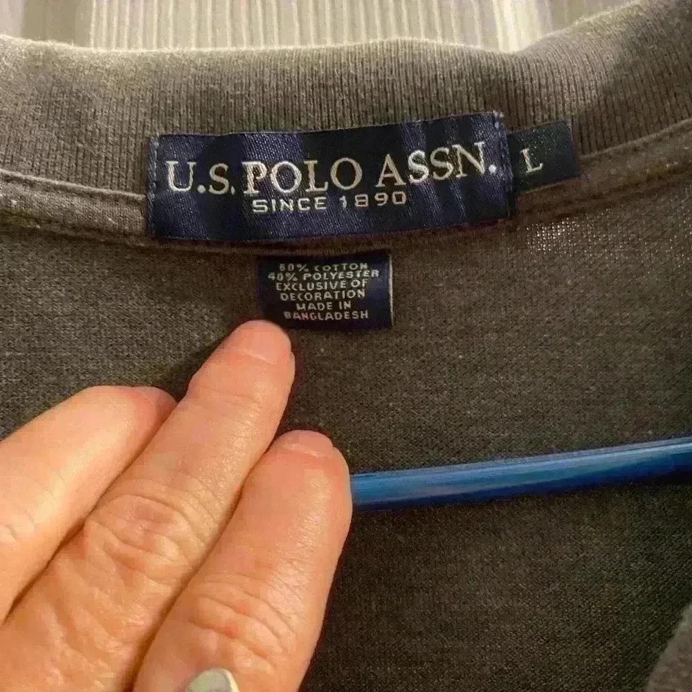 U.S.Polo Assn. collared shirt in gray with navy logo Men’s size large - Picture 3 of 7